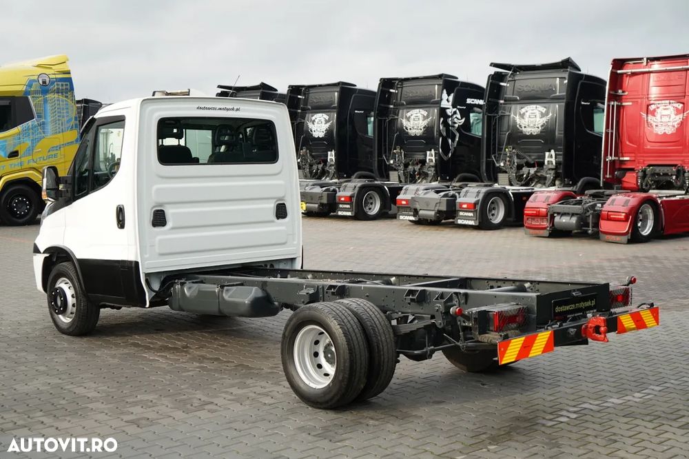Iveco DAILY 65-170 / ȘASIU CU CABINĂ - 3,8 M / MANUALĂ / ROȚI SPATE DUBLE / 3 LOCURI / TAPIȚERIE DIN PIELE / IMPORTAT / - 8