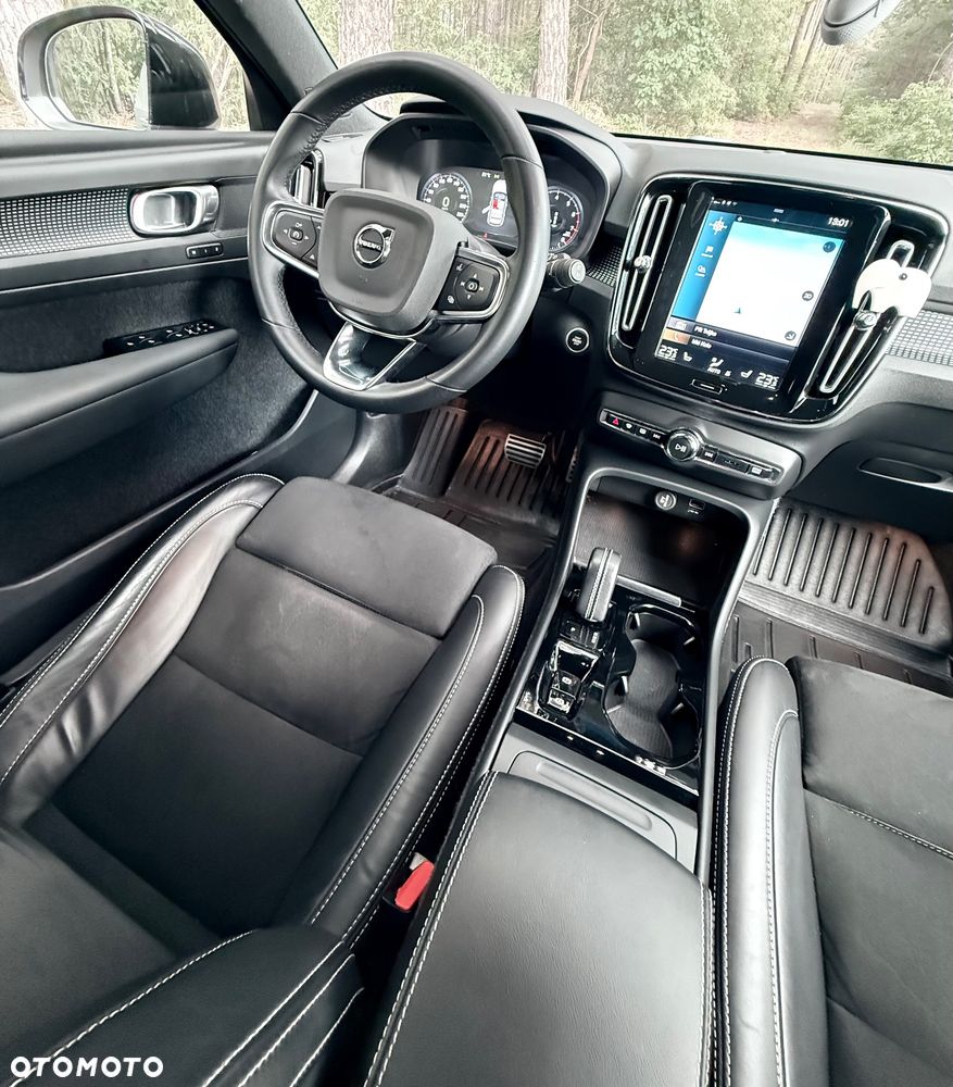 Volvo XC 40 T3 R-Design - 31