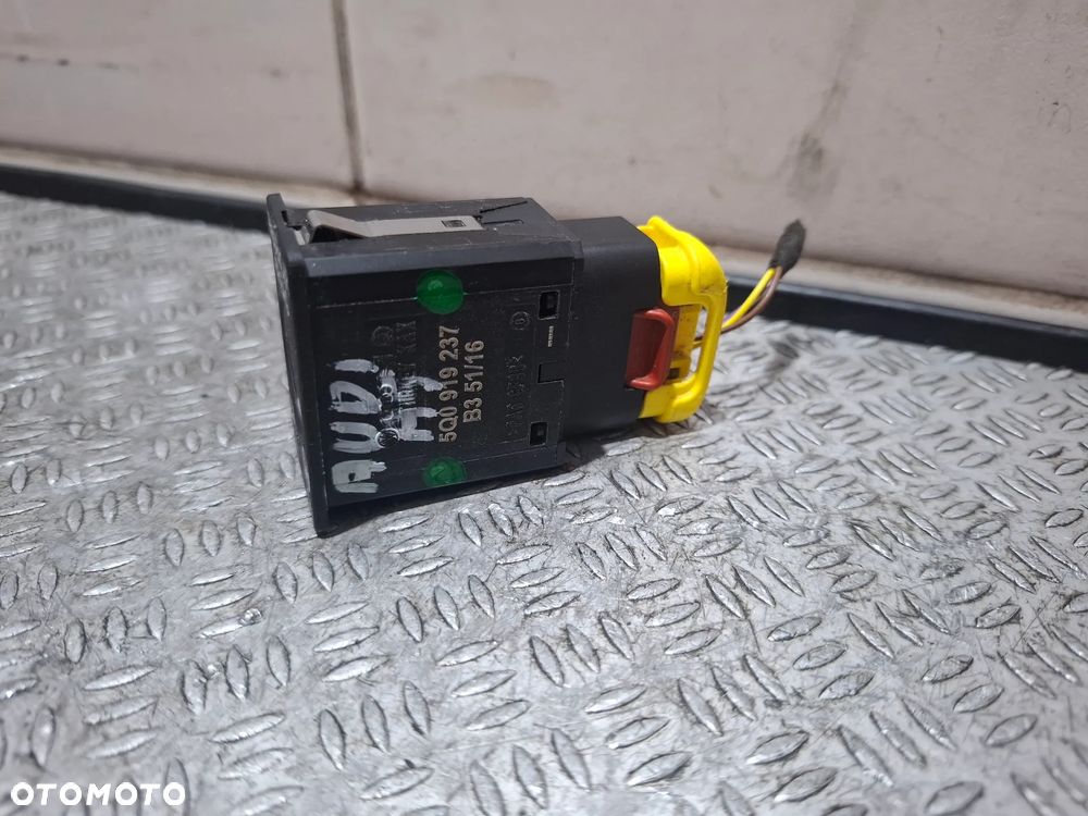 Przełącznik włącznik airbag Audi Seat Skoda Volkswagen nr 5Q0919237 - 2