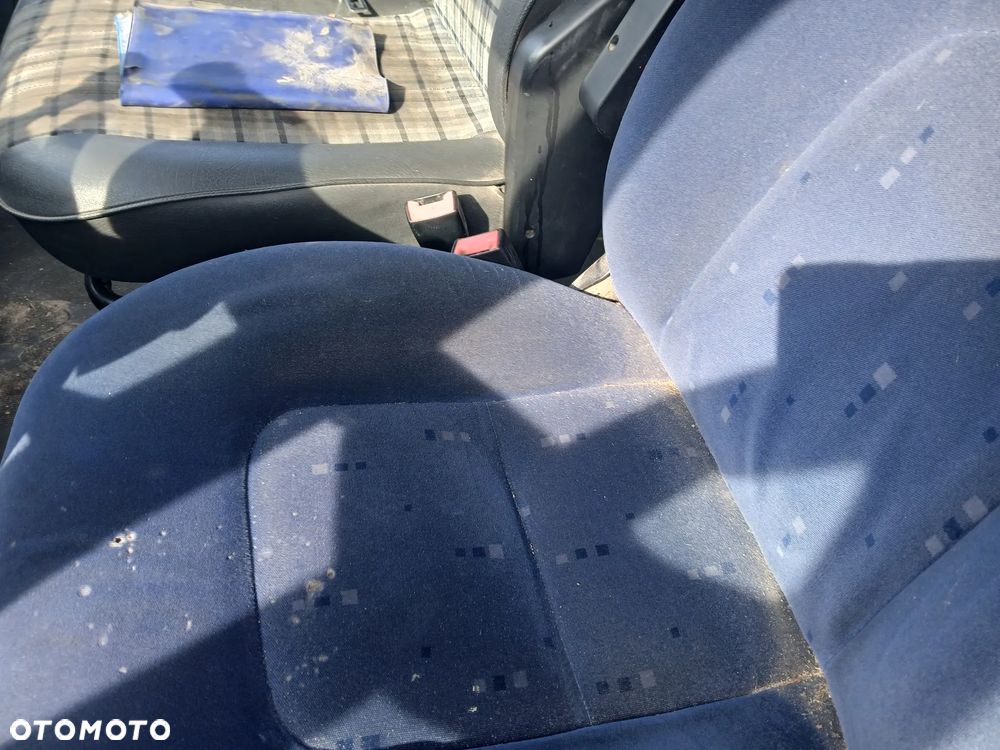SIAT DUCATO L1H1 321 fotel fotele kanapa deska kokpit podsufitka boczek boczki klamka podłokietnik - 7