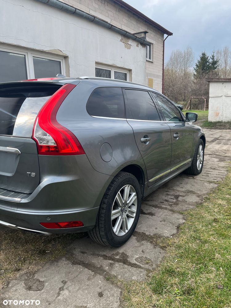 Volvo XC 60 T5 Drive-E Momentum - 3