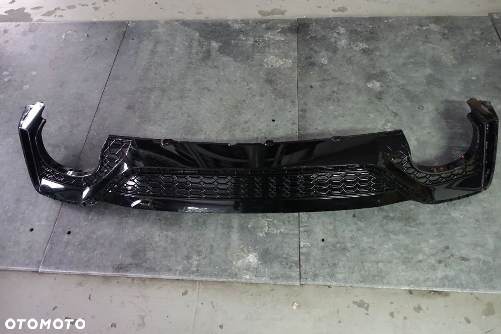 SPOILER ZDERZAKA TYŁ AUDI RS7 C8 - 1