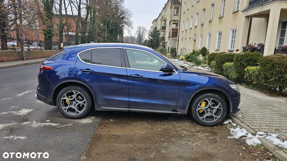 Alfa Romeo Stelvio - 2