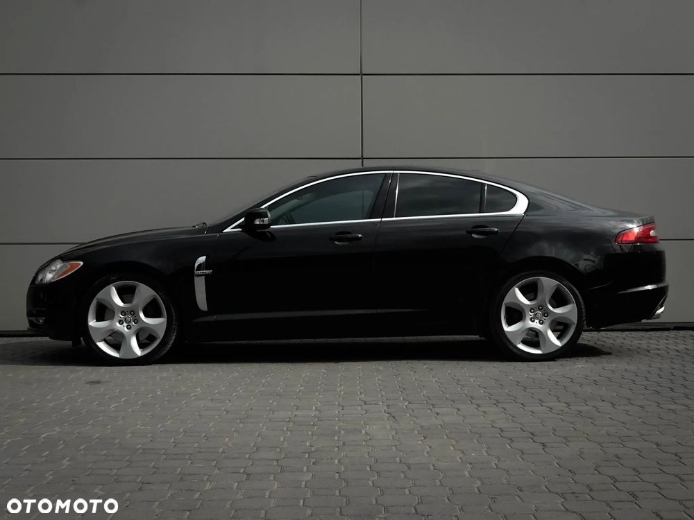 Jaguar XF - 12