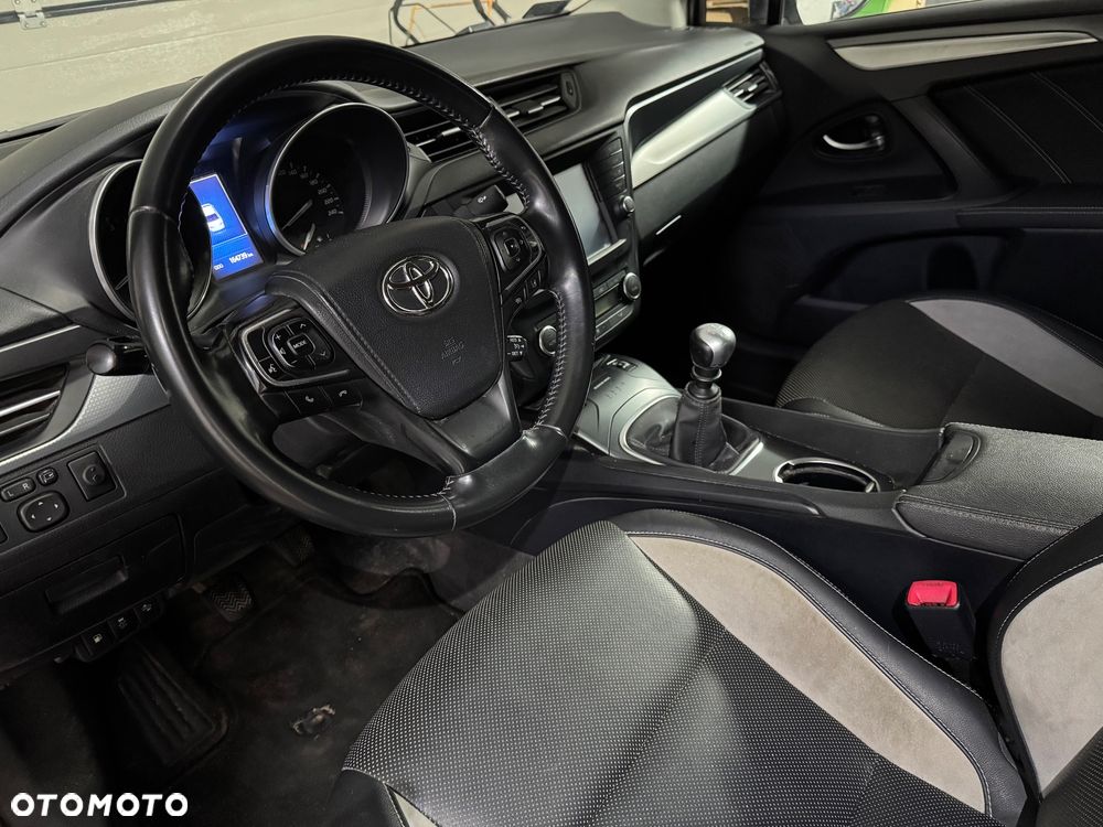 Toyota Avensis 2.0 D-4D Premium - 12