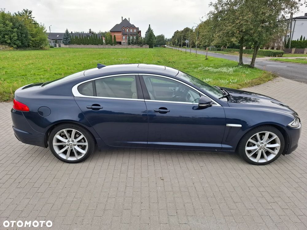 Jaguar XF 3.0 V6 D Luxury - 13