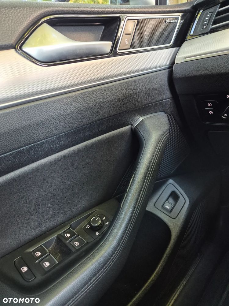 Volkswagen Passat 2.0 TDI Bi-Turbo BMT 4Mot Highline DSG - 16