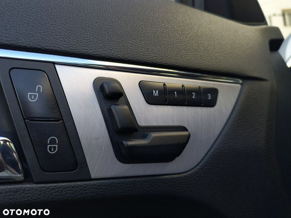 Mercedes-Benz Klasa E 250 BlueEFFICIENCY 7G-TRONIC - 17