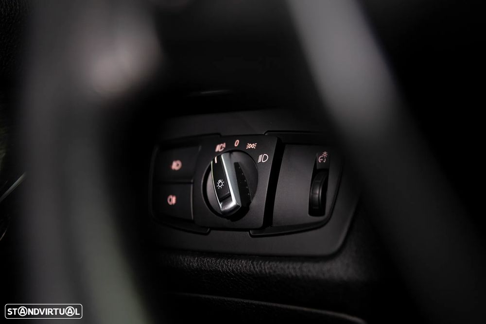 BMW 320 d Aut. Luxury Line - 22