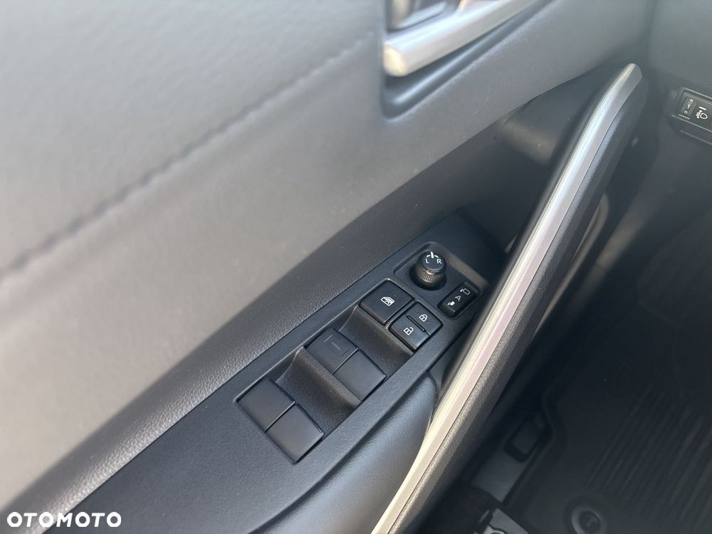 Toyota Corolla Cross 2.0 Hybrid Executive - 17
