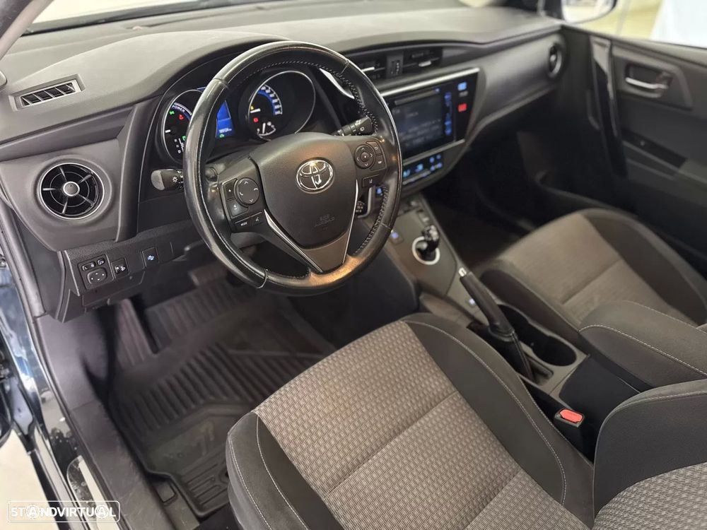 Toyota Auris Touring Sports 1.8 HSD Comfort +P.Techno+P.Sport - 23
