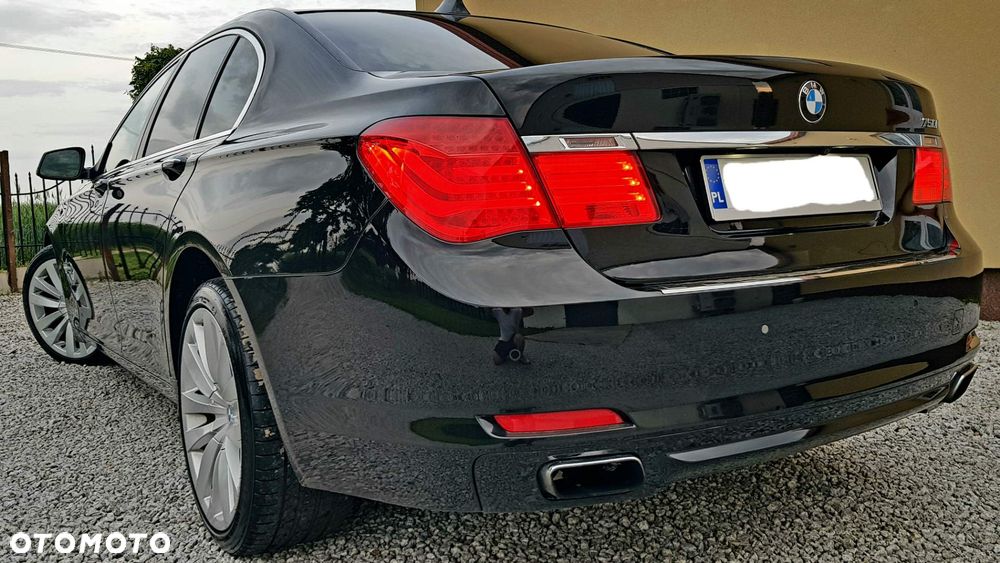 BMW Seria 7 750i - 4