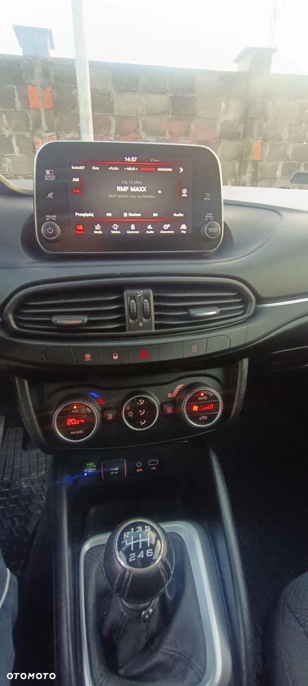 Fiat Tipo 1.4 T-Jet 16v Easy - 11