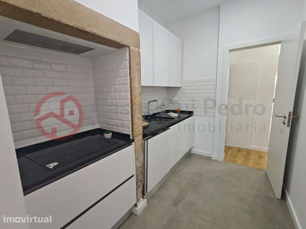 Apartamento T3 totalmente remodelado na Penha de França em Lisboa - Grande imagem: 2/27