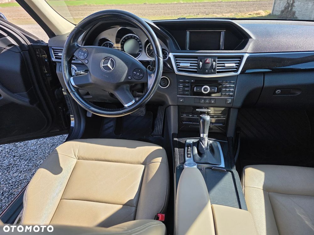 Mercedes-Benz Klasa E 250 CGI BlueEffICIENCY Avantgarde - 14