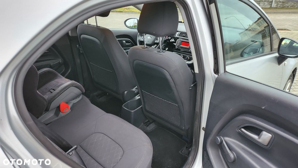 Kia Rio 1.4 crdi Business Line - 31