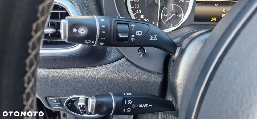 Infiniti Q30 - 26