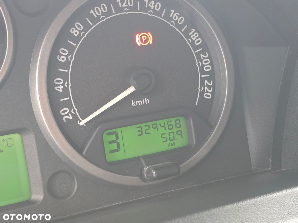 Land Rover Discovery 2.7D V6 S - 9