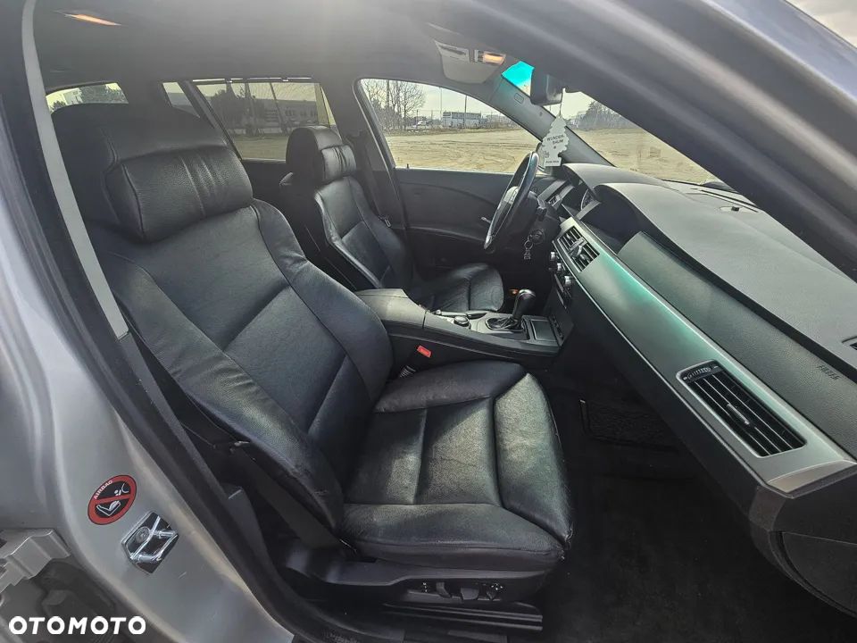 BMW Seria 5 520d - 28
