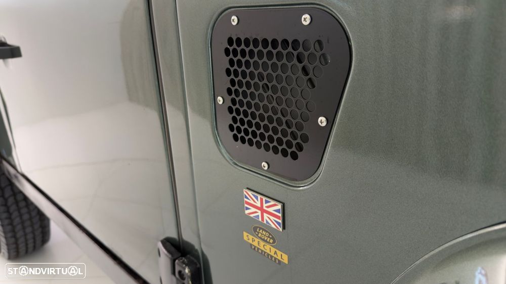Land Rover Defender - 9