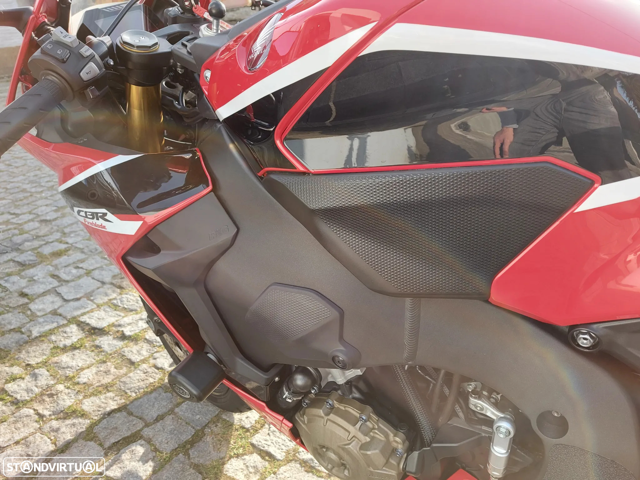 Honda CBR CBR1000RR Fireblade - 6
