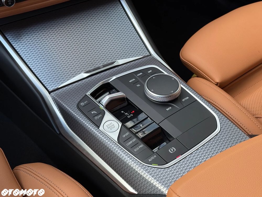 BMW Seria 3 318i M Sport - 21