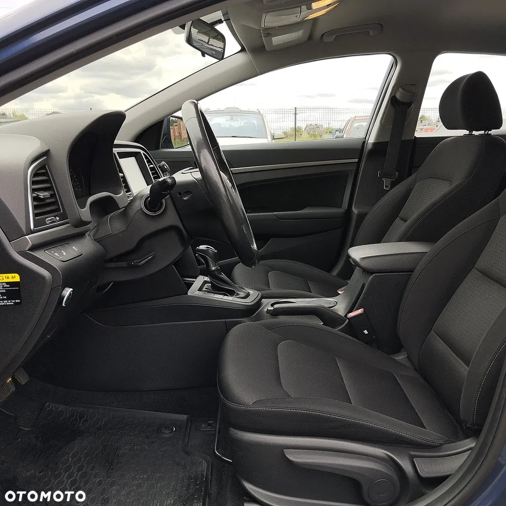 Hyundai Elantra - 9