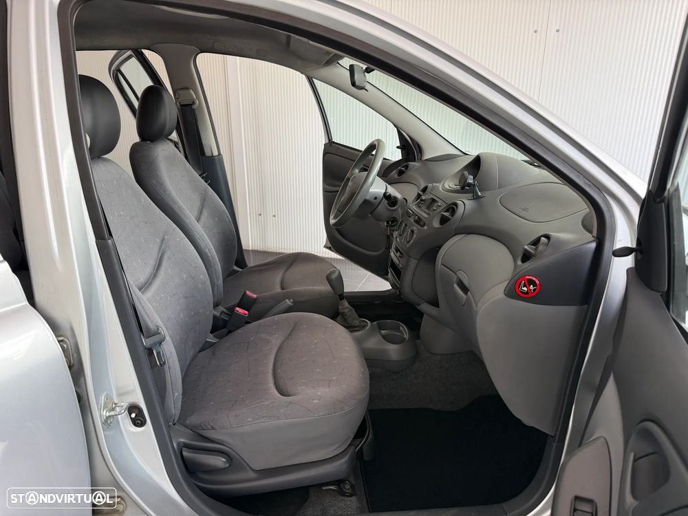 Toyota Yaris 1.0 Sol ABS+CD - 10