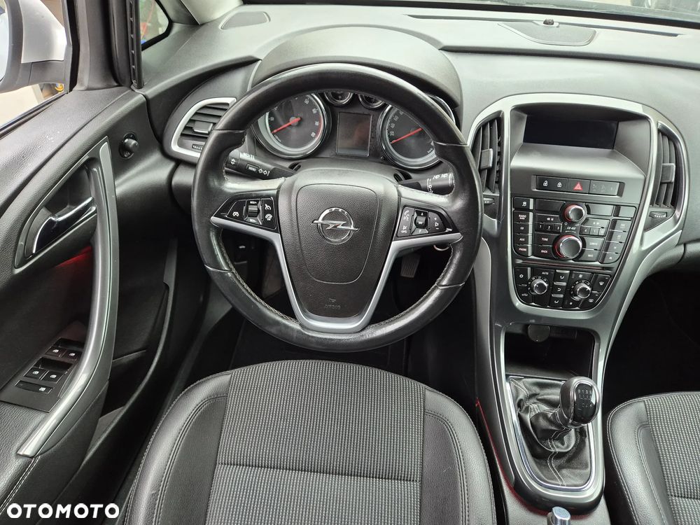 Opel Astra 1.4 Turbo - 11
