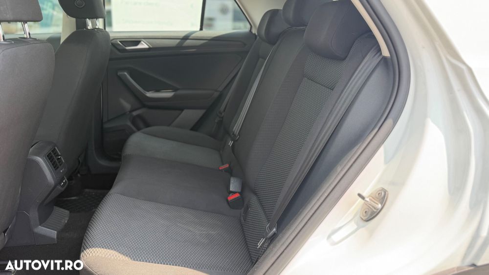 Volkswagen T-Roc - 13