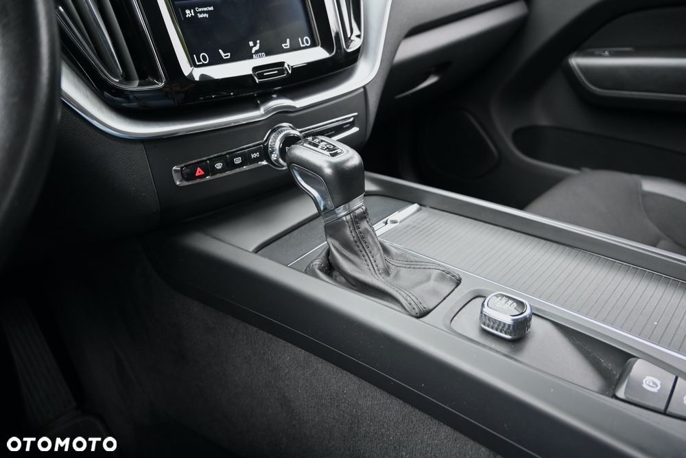 Volvo XC 60 D4 Geartronic Momentum Pro - 15