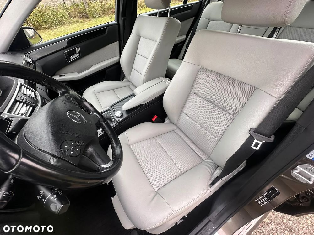 Mercedes-Benz Klasa E 220 CDI DPF BlueEFFICIENCY Avantgarde - 35
