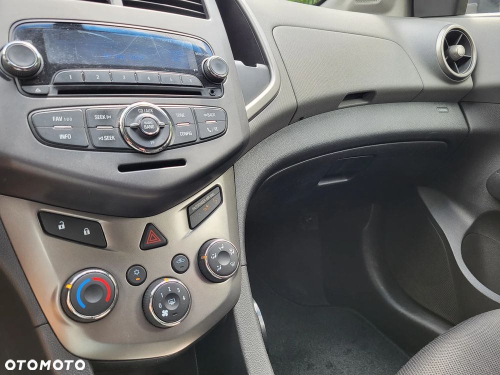 Chevrolet Aveo 1.4 LT - 11