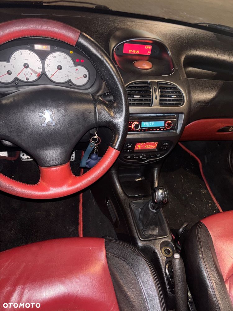 Peugeot 206 CC 1.6 - 10