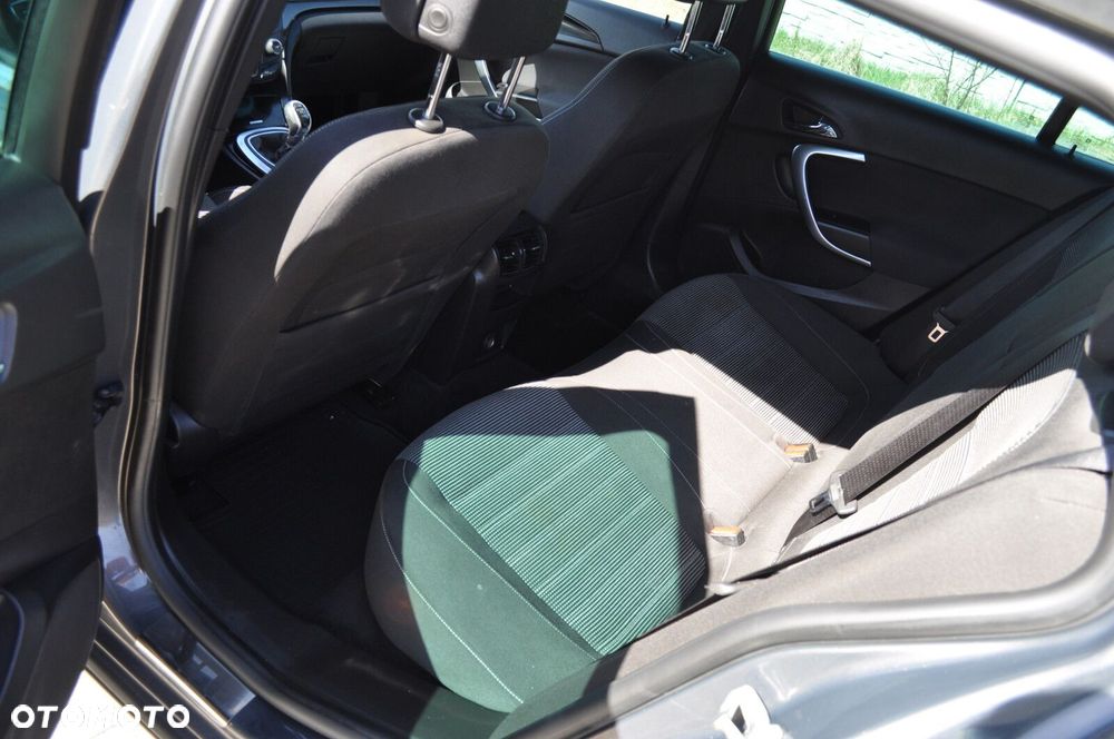 Opel Insignia - 14