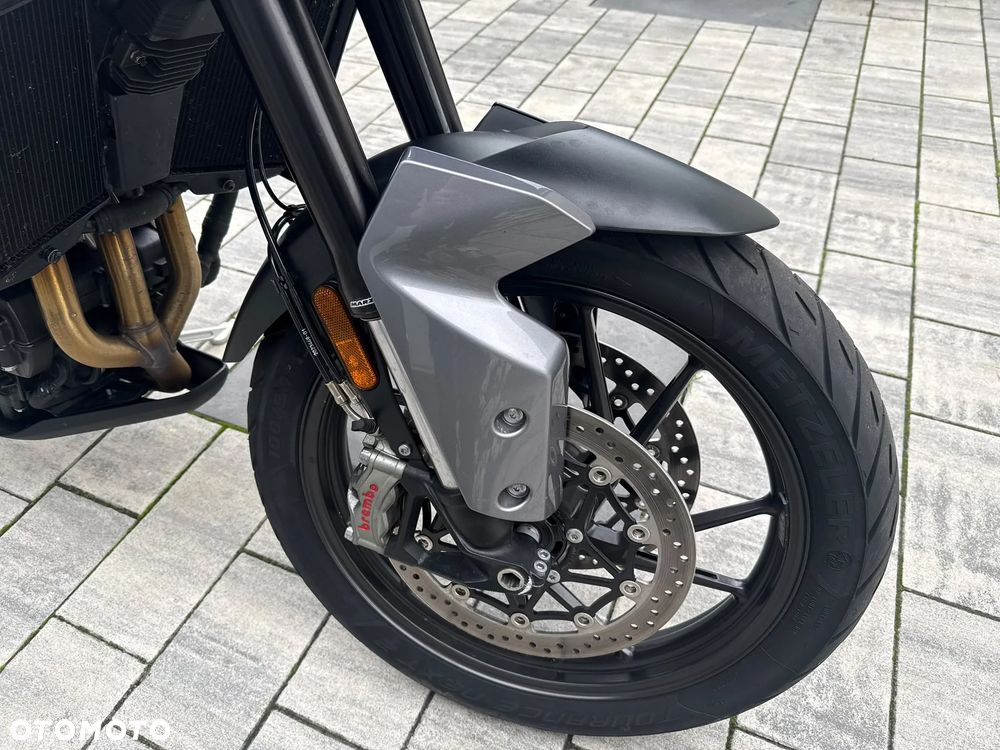 Triumph Tiger - 8