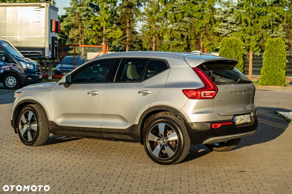 Volvo XC 40 T5 AWD Momentum - 4
