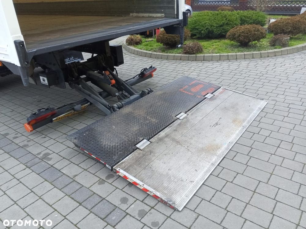 Renault MIDLUM ŁADOWNOŚĆI 7 TON /ZAWIESZENIE PNEUMACZYCZNE/WINDA / FRANCJA - 17