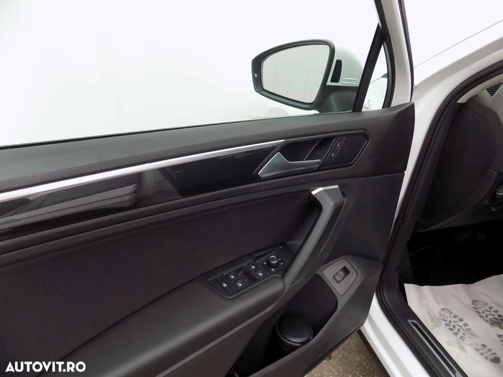 Volkswagen Tiguan 2.0 TDI SCR 4MOTION DSG Elegance - 12