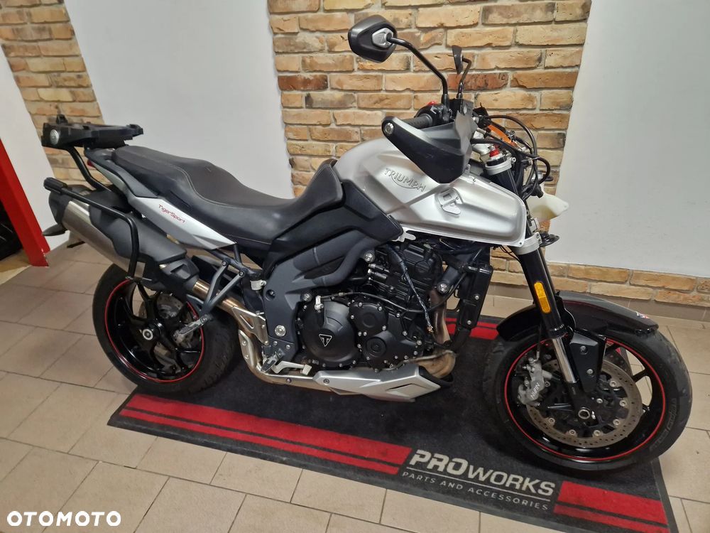 Triumph Tiger - 2
