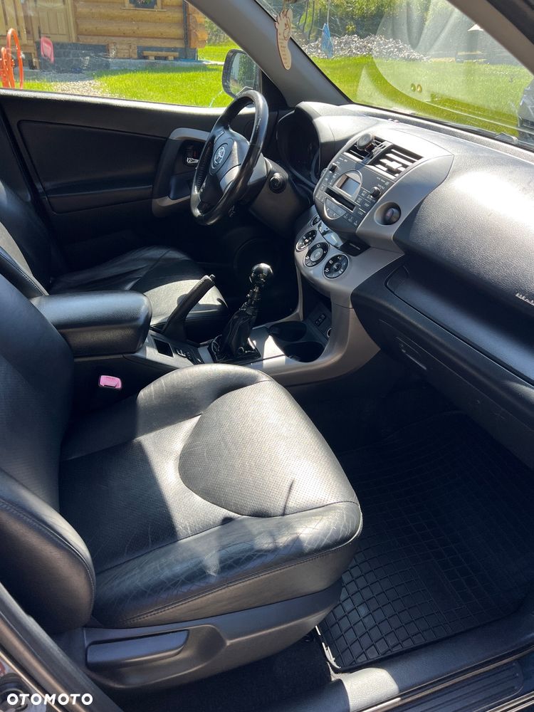 Toyota RAV4 2.2 D-4D 4x4 - 13