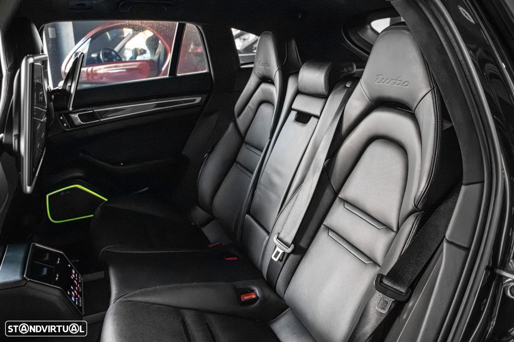 Porsche Panamera Sport Turismo - 21