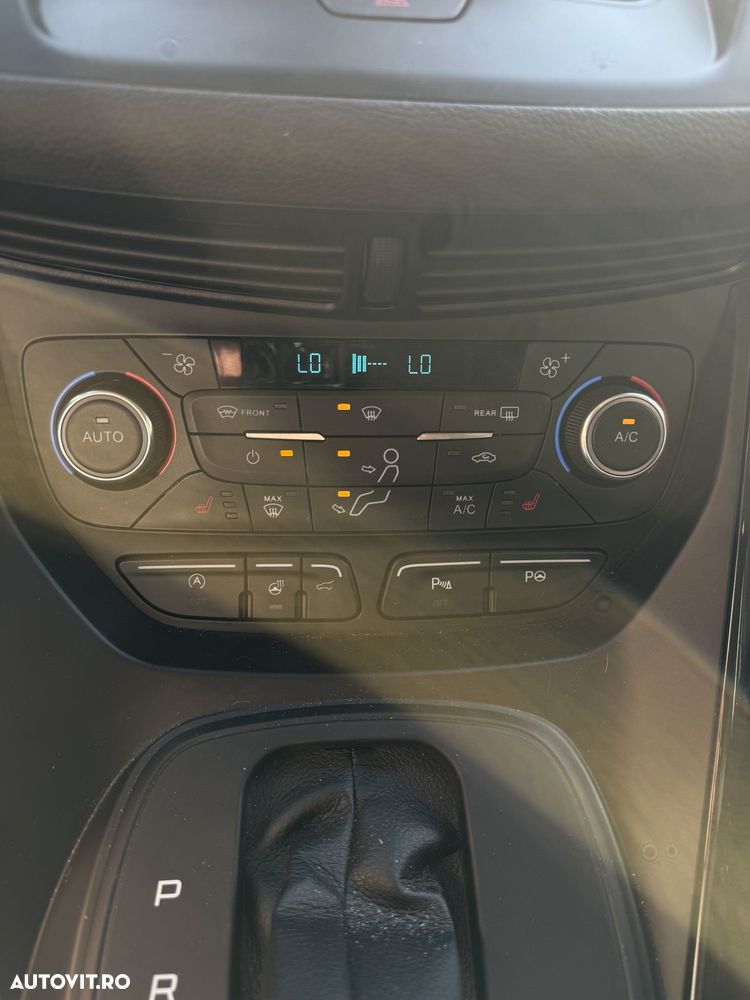 Ford Kuga 2.0 TDCi 4WD Powershift ST-Line - 11