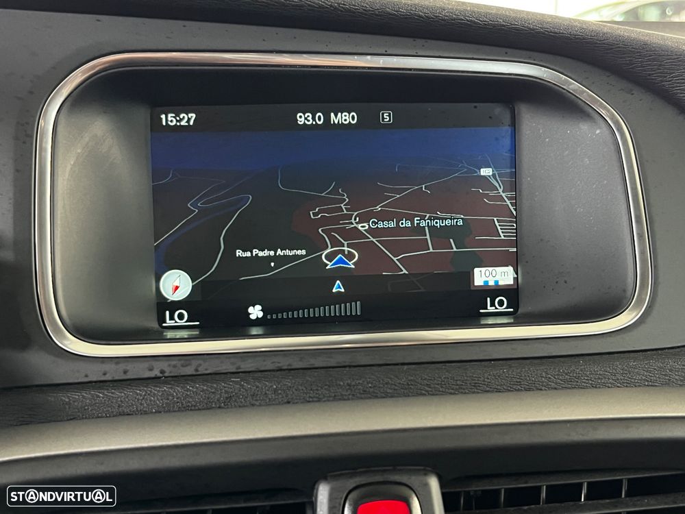 Volvo V40 Cross Country 2.0 D2 Momentum - 11