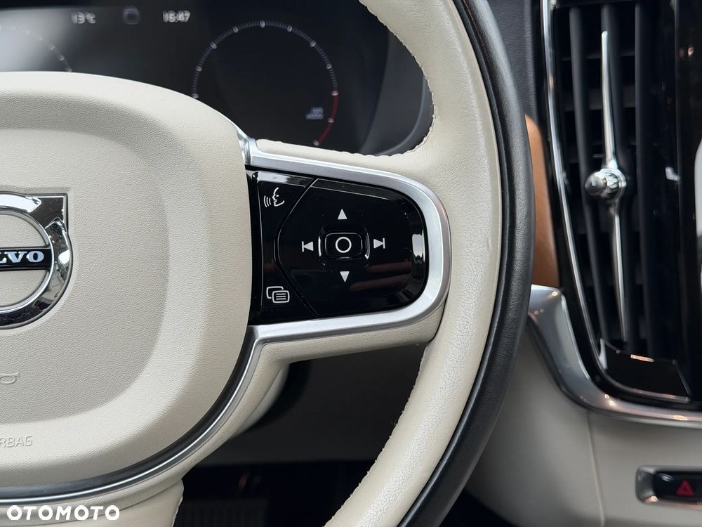 Volvo V90 D5 AWD Momentum Pro - 14