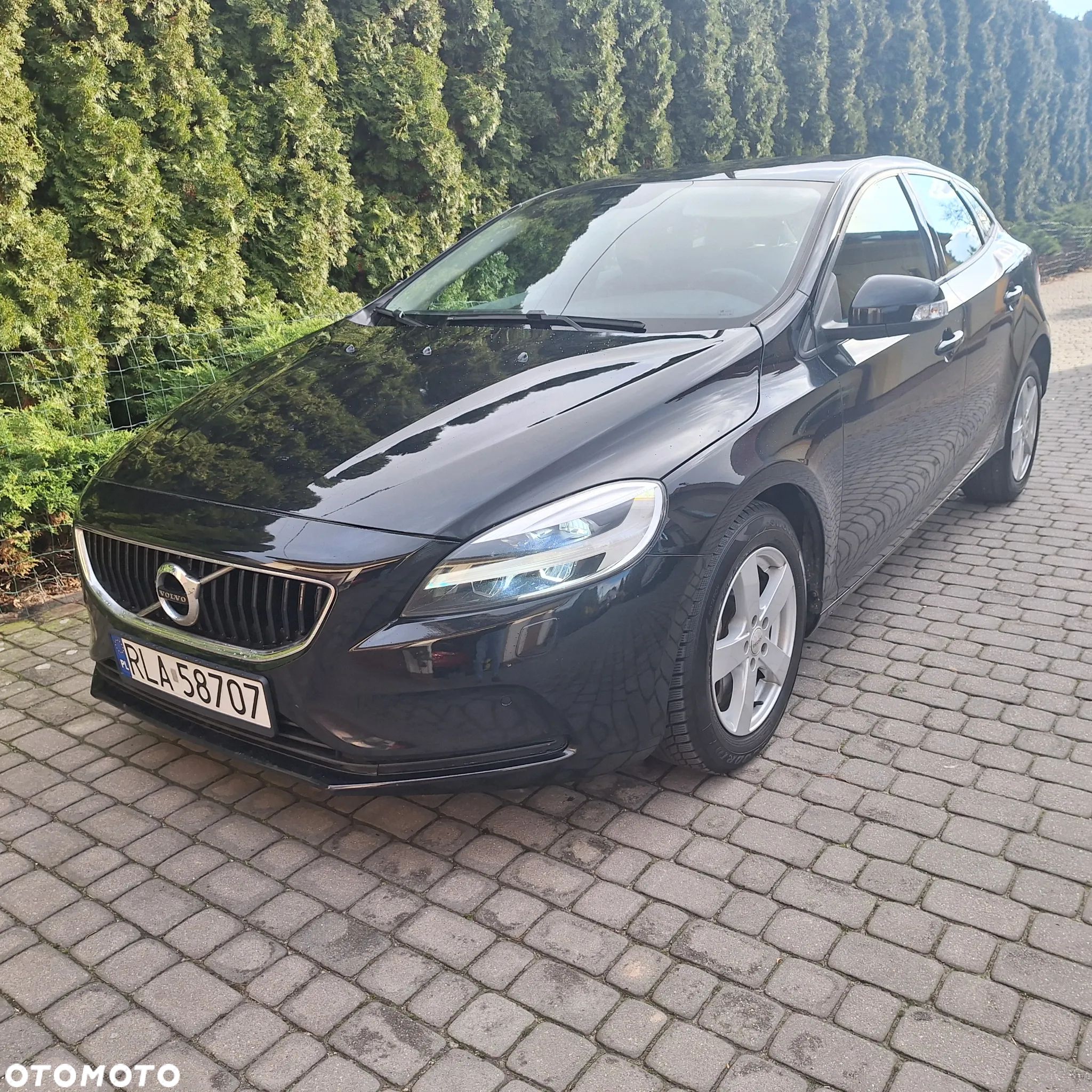 Volvo V40 D2 Drive-E Momentum - 1