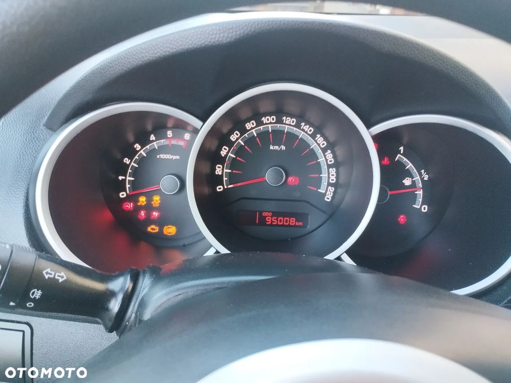 Kia Venga 1.4 CRDi 90 Vision - 8