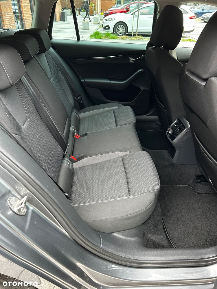 Skoda Octavia 2.0 TDI Ambition DSG - 35