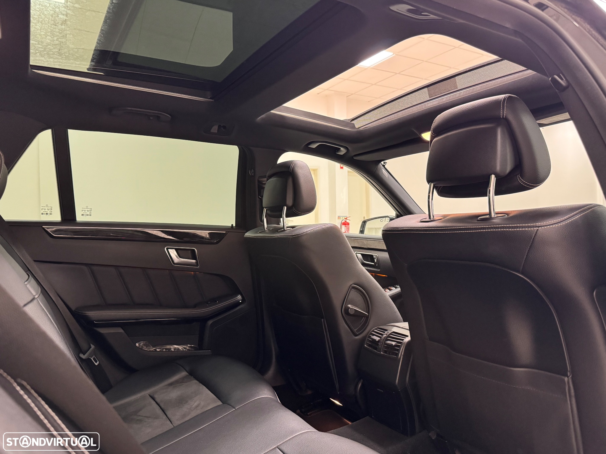 Mercedes-Benz E 300 Bluetec Hybrid Avantgarde - 22