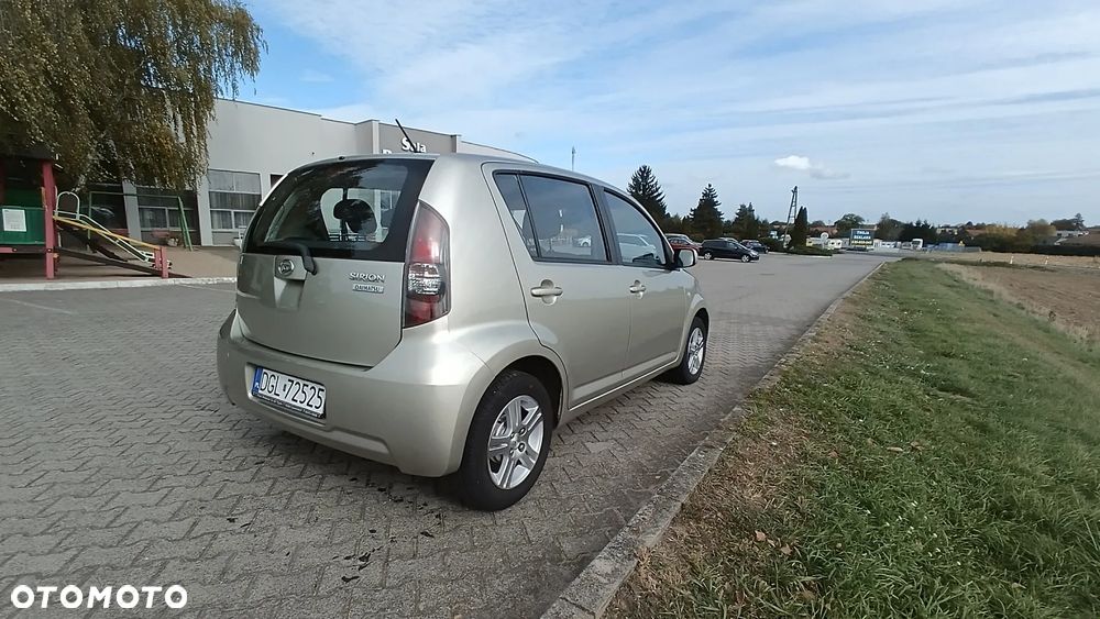 Daihatsu Sirion - 6